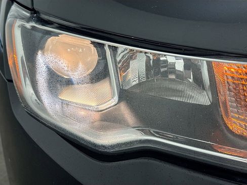Used 2019 Jeep Grand Cherokee Limited AWD/4WD image 36
