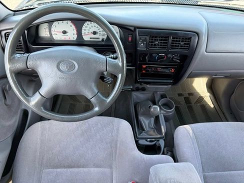 Used 2001 Toyota Tacoma 2WD Xtracab image 3