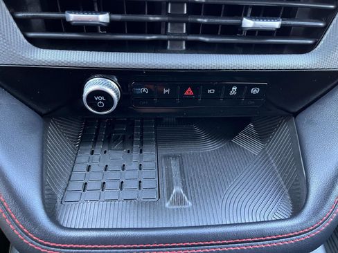 Used 2025 Ford Explorer ST image 29