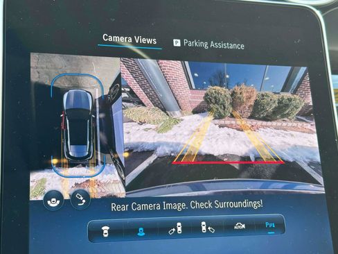 Used 2025 Mercedes-Benz GLC 350e 4MATIC image 25