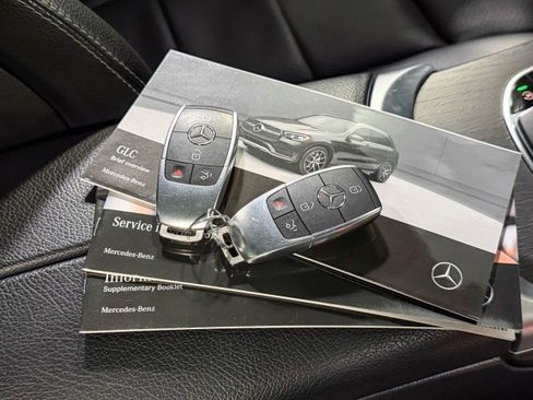 Used 2022 Mercedes-Benz GLC 300 300 4MATIC AWD SUV image 43