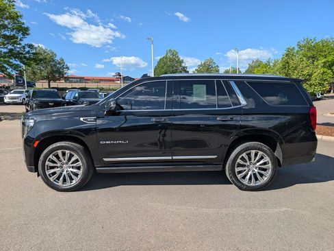 Used 2021 GMC Yukon Denali w/ Denali Premium Package AWD/4WD image 3