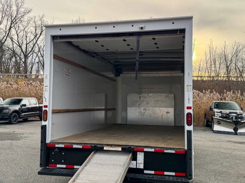 Used 2024 Ford E-350 and Econoline 350 Super Duty w/ Driver's Safety Package image 15