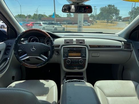 Used 2011 Mercedes-Benz R 350 4MATIC image 15