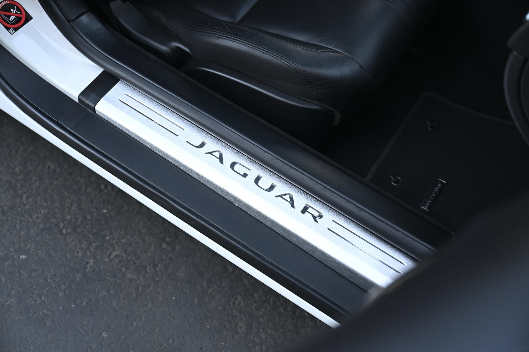 Used 2016 Jaguar F-TYPE S RWD image 31