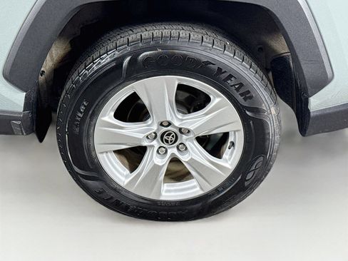 Used 2021 Toyota RAV4 XLE w/ XLE Grade Weather Package AWD/4WD image 9