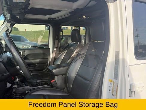 Used 2018 Jeep Wrangler Unlimited Sahara w/ Quick Order Package 24M Moab AWD/4WD image 32