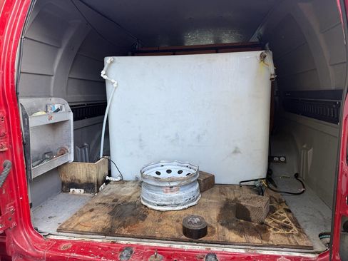 Used 2005 Ford E-350 and Econoline 350 Extended Super Duty image 17