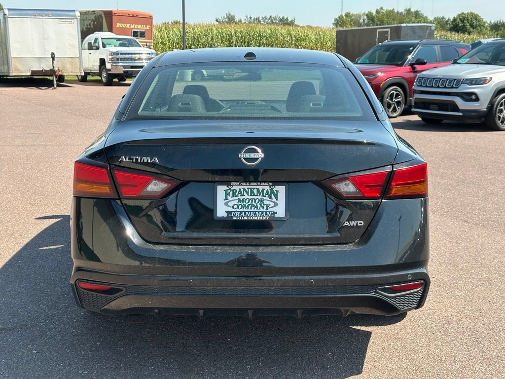 Used 2025 Nissan Altima 2.5 SV AWD/4WD image 37