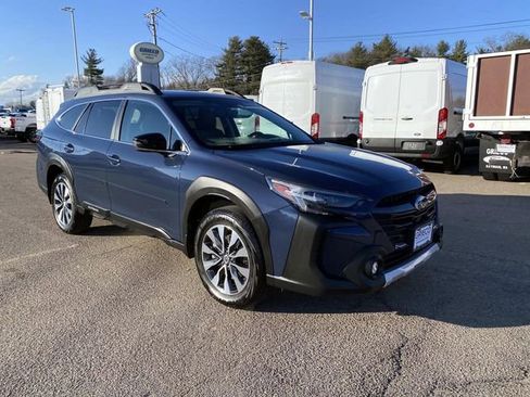 Used 2025 Subaru Outback Limited image 1