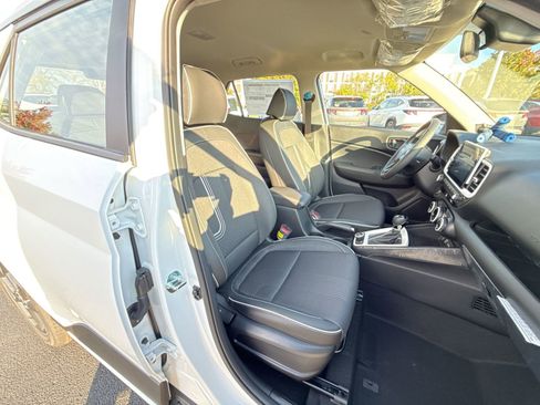 New 2026 Hyundai Venue SEL image 24