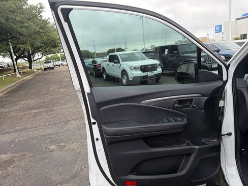 Used 2023 Honda Passport TrailSport image 9