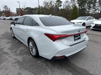 Used 2022 Toyota Avalon Limited video 2