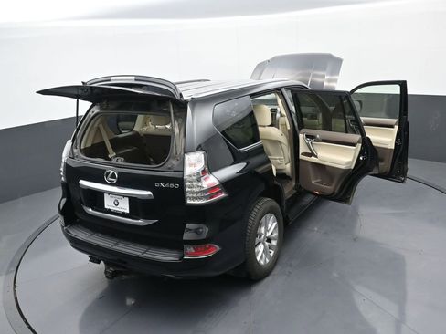 Used 2019 Lexus GX 460 Premium w/ Premium Package image 43
