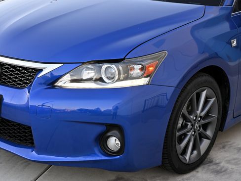 Used 2013 Lexus CT 200h w/ F Sport Pkg w/Nuluxe Trim FWD image 25