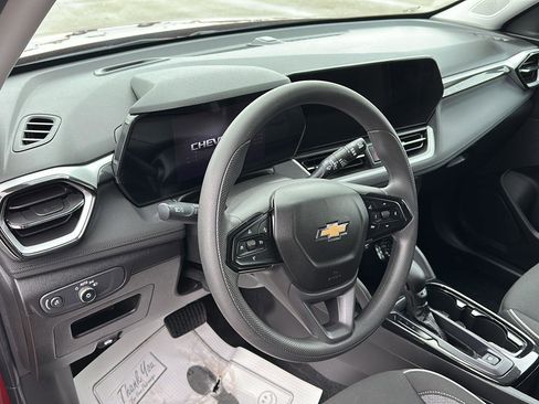 Certified 2025 Chevrolet TrailBlazer LS w/ LS Convenience Package image 18