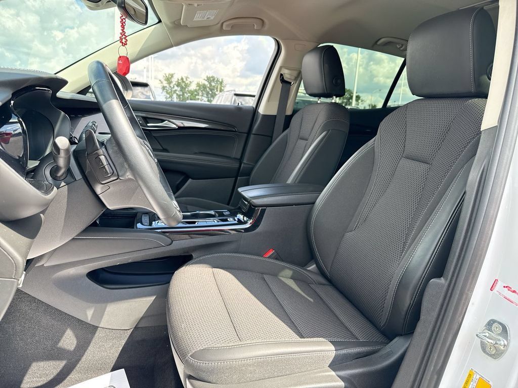Used 2022 Buick Envision Preferred FWD image 11