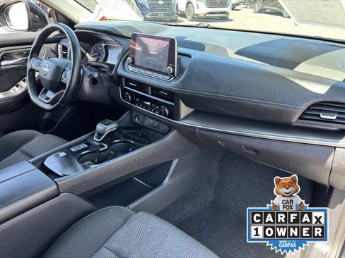 Used 2025 Nissan Rogue SV FWD image 13