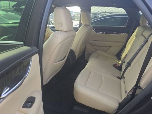 Used 2019 Cadillac XT5 FWD image 5