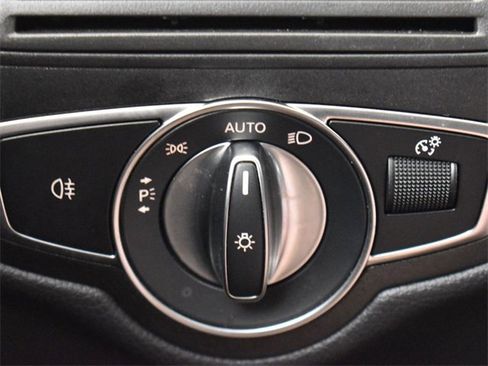 Used 2022 Mercedes-Benz GLC 300 image 24