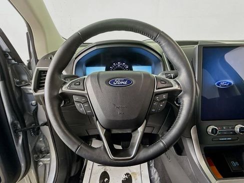 Used 2024 Ford Edge SEL w/ Convenience Package image 11