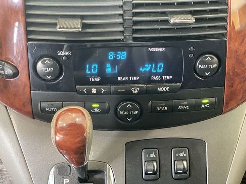 Used 2005 Toyota Sienna XLE Limited FWD image 20