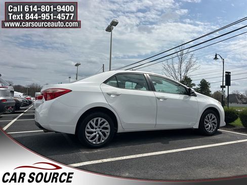 Used 2017 Toyota Corolla LE image 4