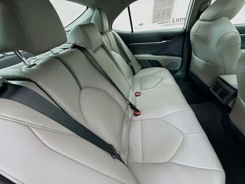 Used 2021 Toyota Camry XLE w/ Navigation Upgrade Package image 28