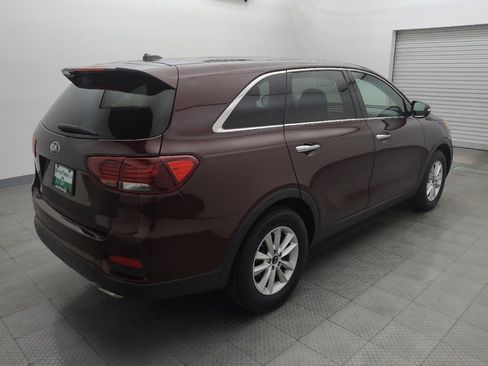 Used 2020 Kia Sorento LX FWD image 9