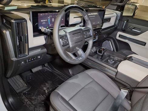 Used 2026 GMC Hummer EV SUV image 15