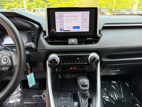 Certified 2025 Toyota RAV4 LE AWD/4WD image 34