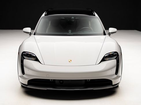 Used 2023 Porsche Taycan 4S image 5