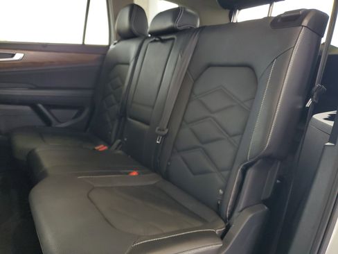 Used 2025 Volkswagen Atlas SE image 8