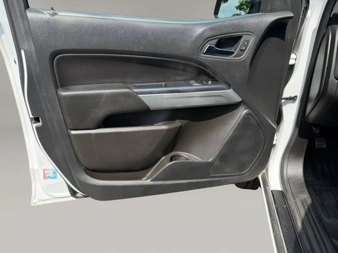 Used 2022 Chevrolet Colorado LT w/ Fleet Safety Package RWD image 11