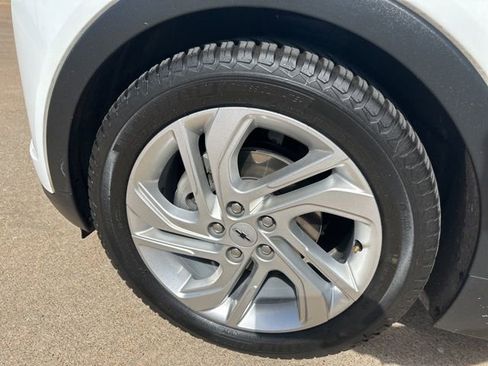 Used 2023 Chevrolet Bolt LT image 12