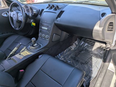 Used 2005 Nissan 350Z Enthusiast image 15