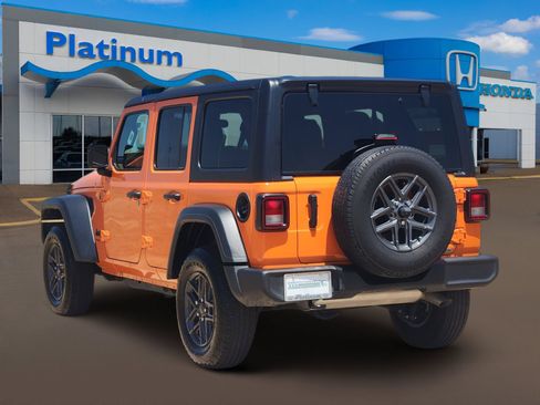 Used 2025 Jeep Wrangler Unlimited Sport AWD/4WD image 5