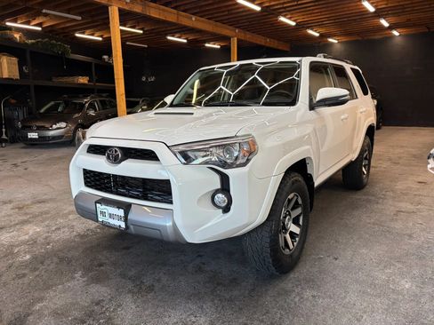 Used 2019 Toyota 4Runner TRD Off-Road Premium AWD/4WD image 4