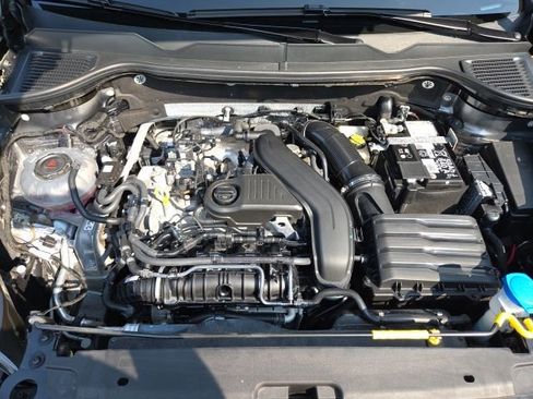 Used 2024 Volkswagen Taos SE image 26