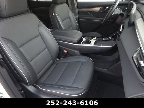 Used 2025 Buick Enclave Preferred image 42