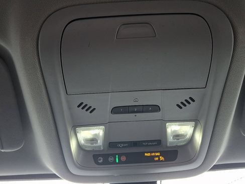 Used 2023 GMC Acadia AT4 image 31