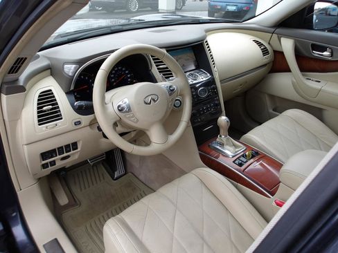 Used 2009 INFINITI FX35 AWD w/ Technology Pkg image 9