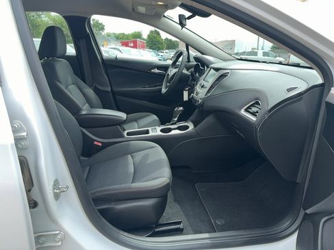 Used 2016 Chevrolet Cruze LS FWD image 18