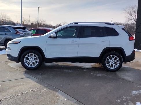 Used 2016 Jeep Cherokee Latitude w/ Comfort & Convenience Group image 19