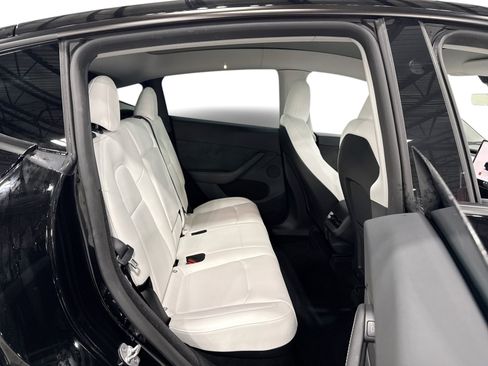 Certified 2023 Tesla Model Y Long Range AWD/4WD image 11