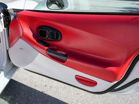 Used 2003 Chevrolet Corvette Convertible w/ Preferred Equipment Group1 image 34