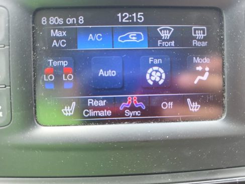 Used 2017 Chrysler Pacifica Touring-L FWD image 28