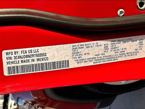 Certified 2024 Jeep Compass Latitude image 32