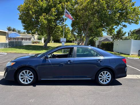 Used 2014 Toyota Camry XLE FWD image 1