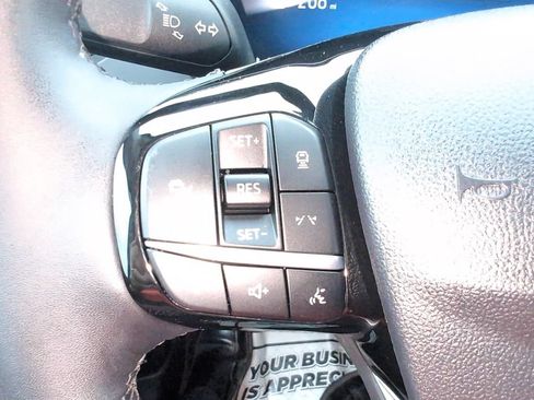 Used 2023 Ford Escape Active w/ Tech Pack #2 AWD/4WD image 17